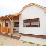 Rozsa Vendeghaz Vakantiehuis Polány