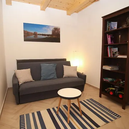 Rozsa Vendeghaz Polány