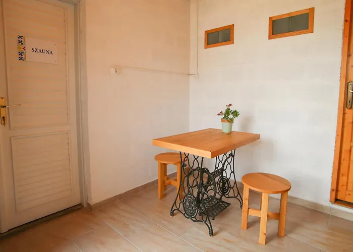 Rozsa Vendeghaz Polány