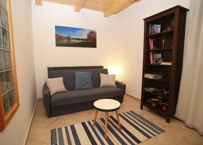 Rozsa Vendeghaz Polány