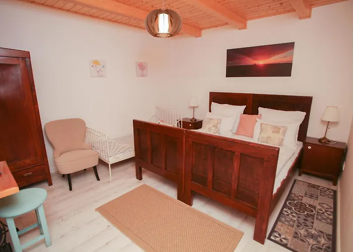 Rozsa Vendeghaz 別荘 Polány