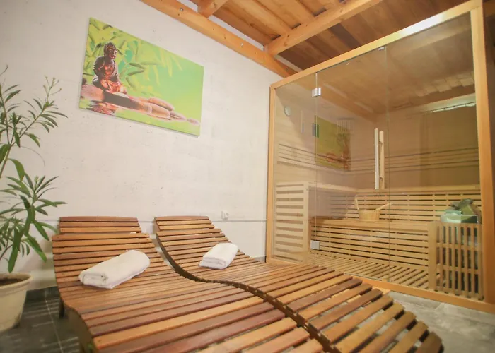 Rozsa Vendeghaz 別荘 *